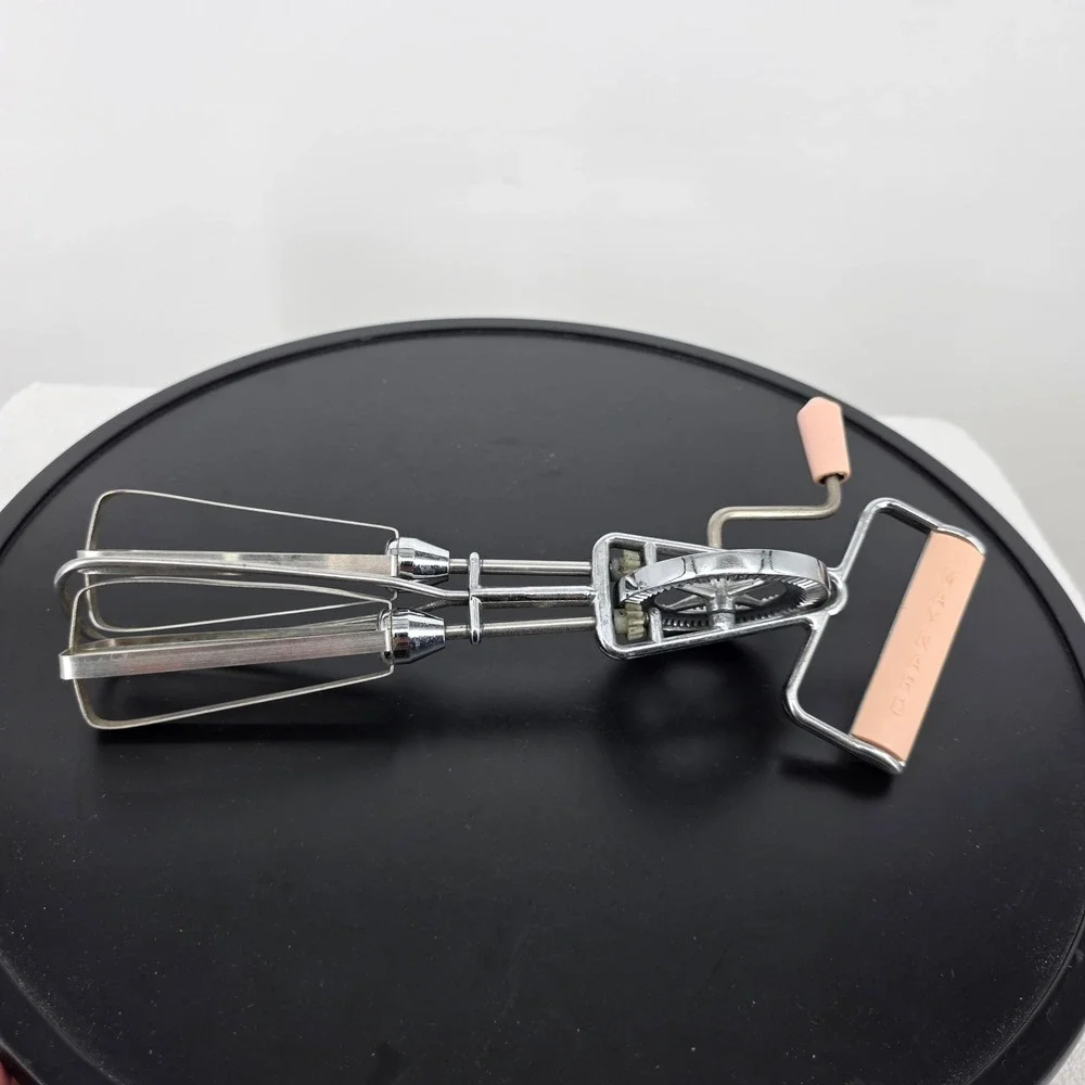 Vintage Maynard Hand Crank Egg Beater Stainless Steel Pink Handles Retro Kitchen